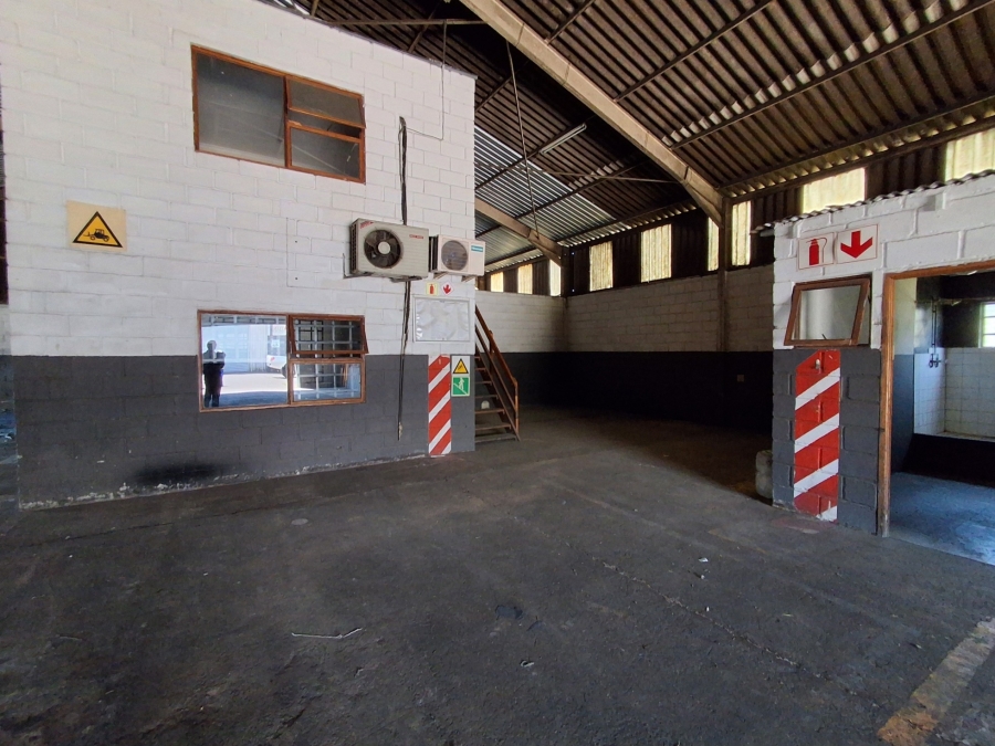 To Let Commercial Property for Rent in Wilsonia Eastern Cape